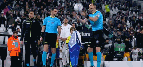 半场战报：尤文0-0比萨，图拉姆兜射偏出，戴维头球高出