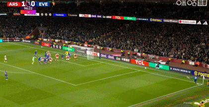 第90+7分钟，皮克福德弃门参与进攻，道曼过人推空门得手，阿森纳2-0！